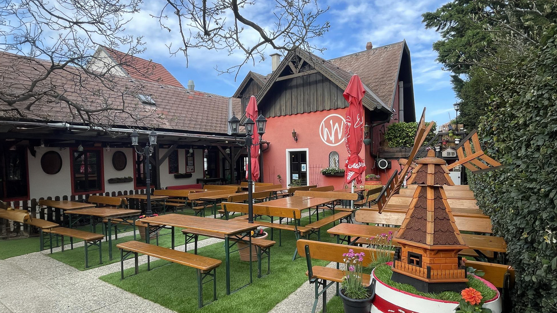 Weinbau Neumayer: Gastgarten