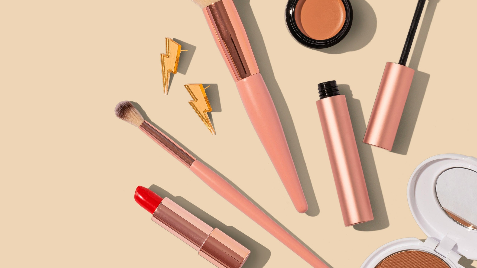 Schminkpinsel, Lippenstift & Co