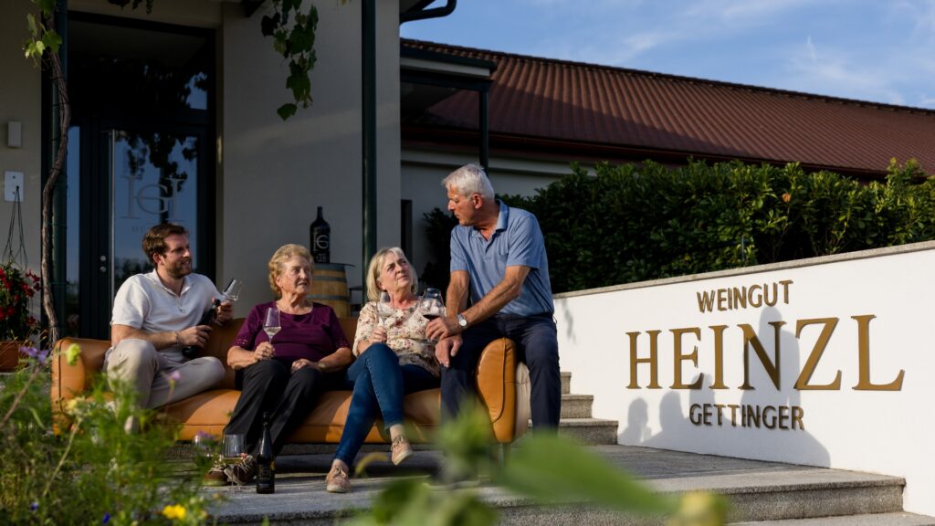 Martin Heinzl und Familie am Weingut Heinzl Gettinger