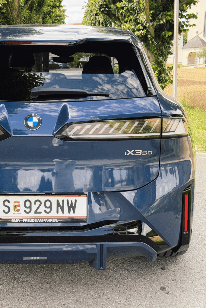 Heckansicht BMW iX3